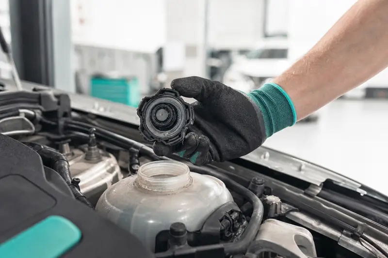 Contrôle d’un bouchon de liquide de refroidissement sur un moteur froid