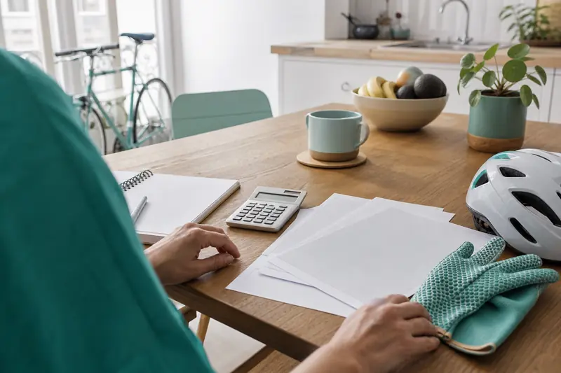 Budget familial et équipement associatif illustrant le crédit à la consommation responsable